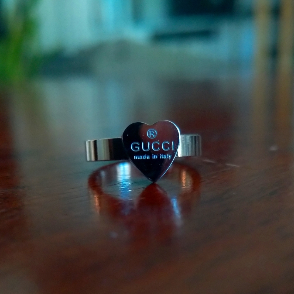 Size 6 gucci heart shaped ring